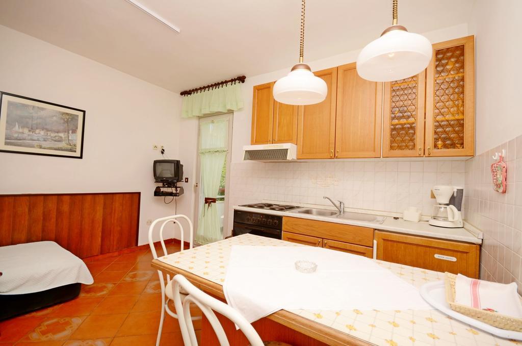 Apartments Dea Пореч Екстер'єр фото