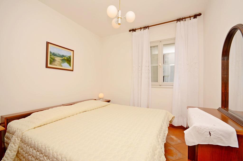 Apartments Dea Пореч Екстер'єр фото
