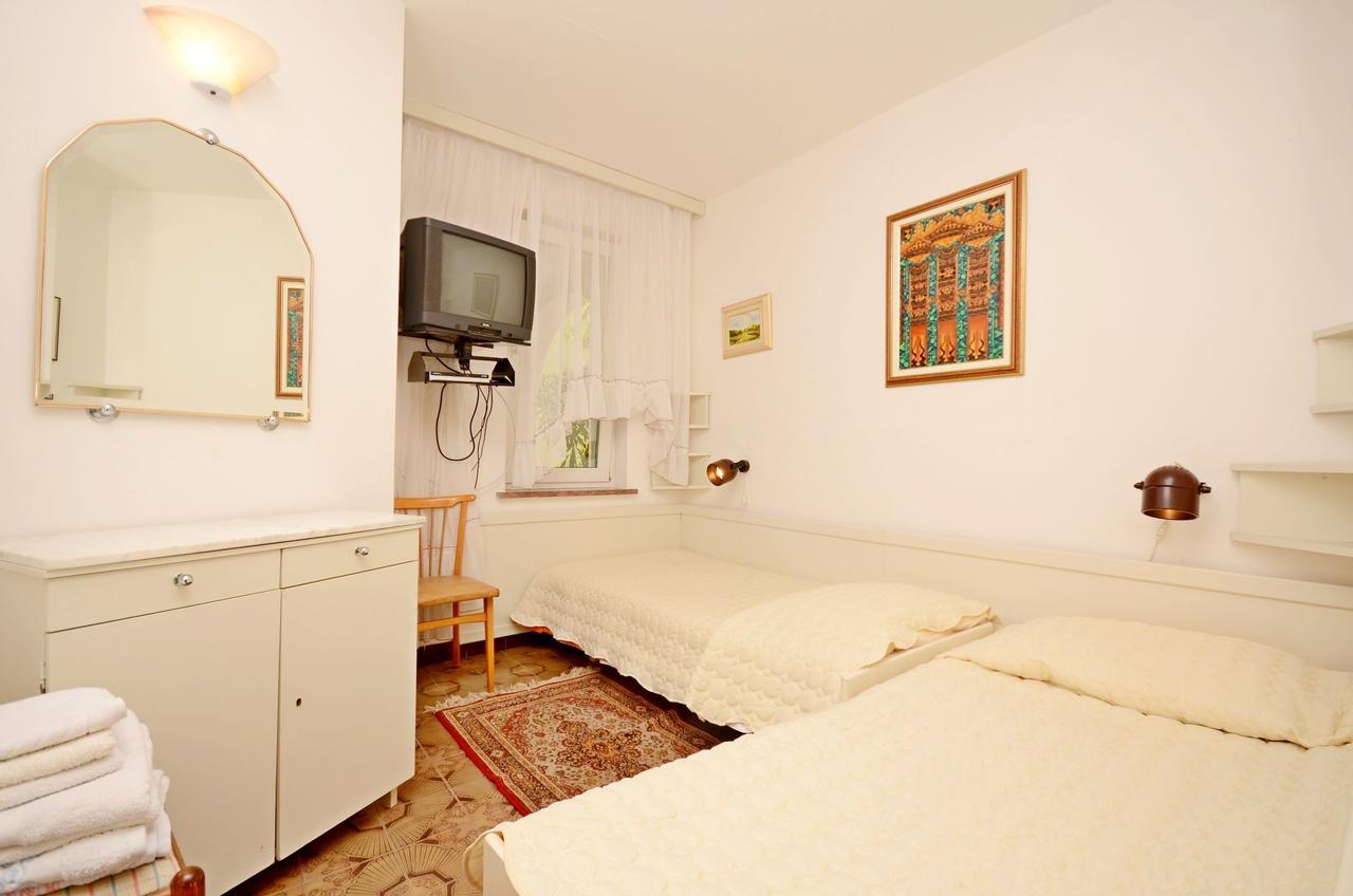 Apartments Dea Пореч Екстер'єр фото